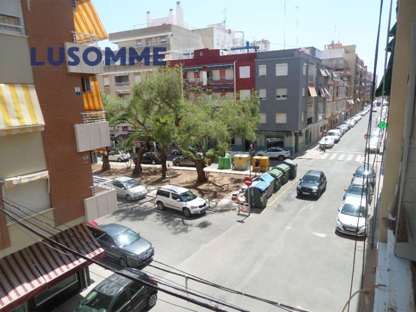Descripción 478 - Piso en venta en Carrer Astúries, en Las Islas, la mejor zona de Puerto de Sagunto.

A 6 minutos a pie (500m) de la playa, con vistas al