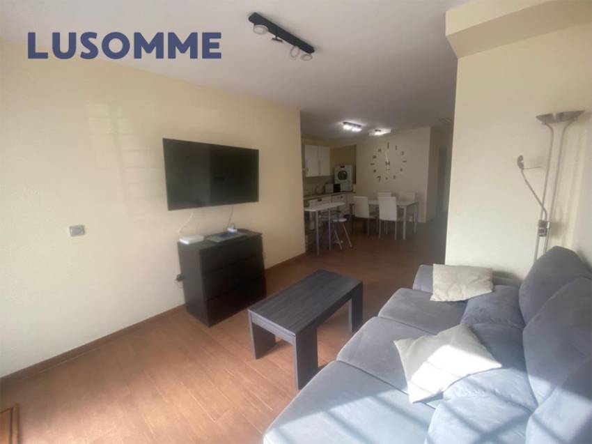 Descripción 487 - Bajo vivienda en El Perellonet, en calle Escotilla. 
A 22 km de Valencia.

Situado a pie de calle en edificio construido en 1960.

Dis