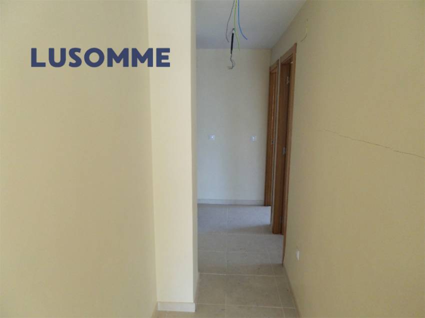 Descripción 489 - Piso en venta carrer Xúquer, Carlet.

Vivienda en tercera planta, en edificio de 2009 con ascensor.

Piso de 113 m² construidos.
Dis