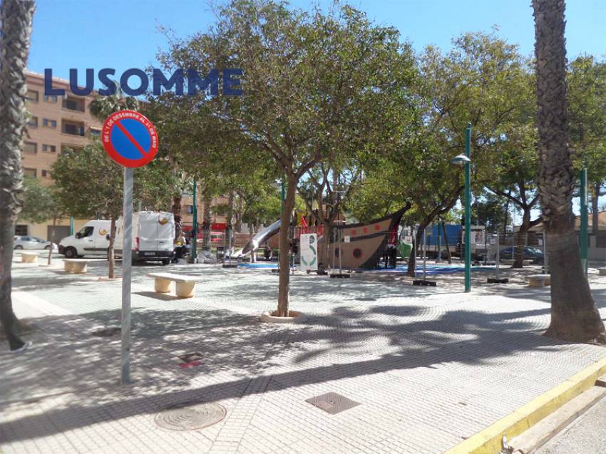 Descripción 489 - Piso en venta carrer Xúquer, Carlet.

Vivienda en tercera planta, en edificio de 2009 con ascensor.

Piso de 113 m² construidos.
Dis