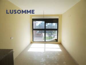 Foto 489 de Piso en venta carrer Xúquer, Carlet.

Vivienda en tercera planta, en edificio de 2009 con ascensor.

Piso de 113 m² construi