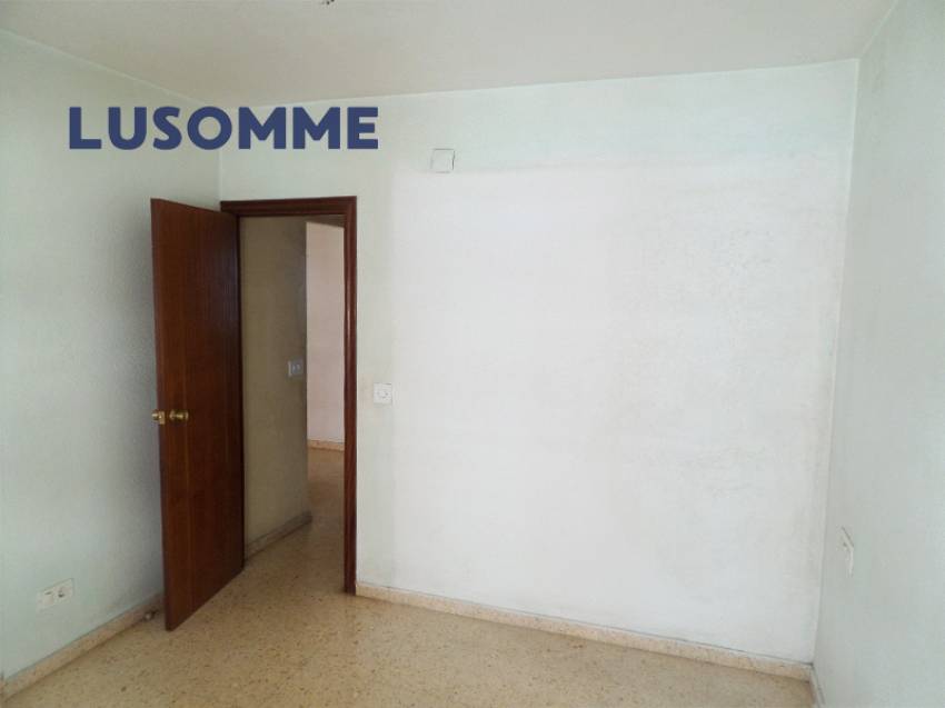 Descripción 478 - Piso en venta en Carrer Astúries, en Las Islas, la mejor zona de Puerto de Sagunto.

A 6 minutos a pie (500m) de la playa, con vistas al