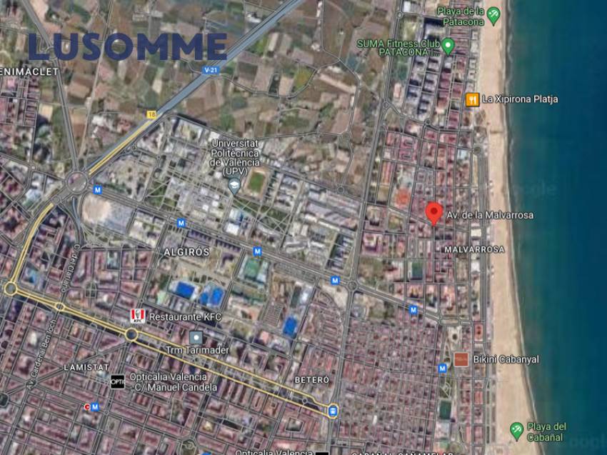 Descripción 494 - Piso en alquiler en Av. Malvarrosa, junto a la playa y cercana al campus universitario.

Vivienda reformada en tercera planta, en edifici