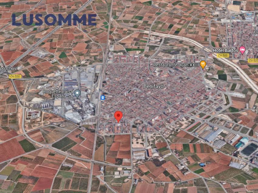 Descripción 499 - Local comercial en venta en Calle Ausias March de Benifaió.

Local a pie de calle.
Distribución diáfana.

Dispone de 427 m² de sup