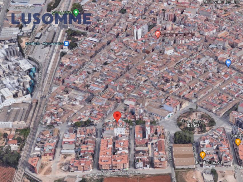 Descripción 499 - Local comercial en venta en Calle Ausias March de Benifaió.

Local a pie de calle.
Distribución diáfana.

Dispone de 427 m² de sup