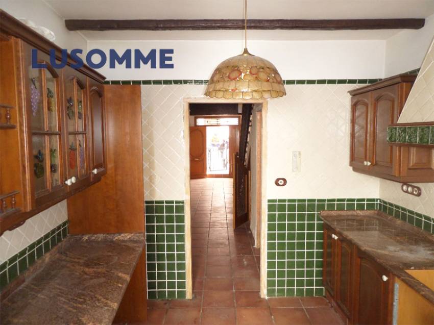 Descripción 501 - Sin comisión inmobiliaria.
Casa adosada en venta en Carrer Les Santes, Xàtiva.

Vivienda para actualizar construida en 1900.

157 m�