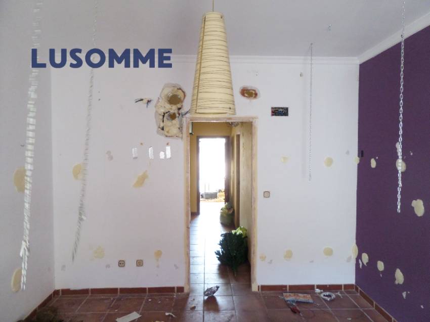 Descripción 501 - Sin comisión inmobiliaria.
Casa adosada en venta en Carrer Les Santes, Xàtiva.

Vivienda para actualizar construida en 1900.

157 m�