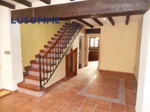 Foto 501 de Sin comisión inmobiliaria.
Casa adosada en venta en Carrer Les Santes, Xàtiva.

Vivienda para actualizar construida en 1900.