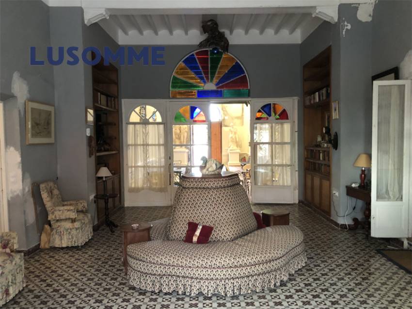 Descripción 451 - Sin comisión inmobiliaria.

Singular Palacete del Siglo XIX en La Villajoiosa, con 87.000 m² de parcela con plantación de cítricos y 