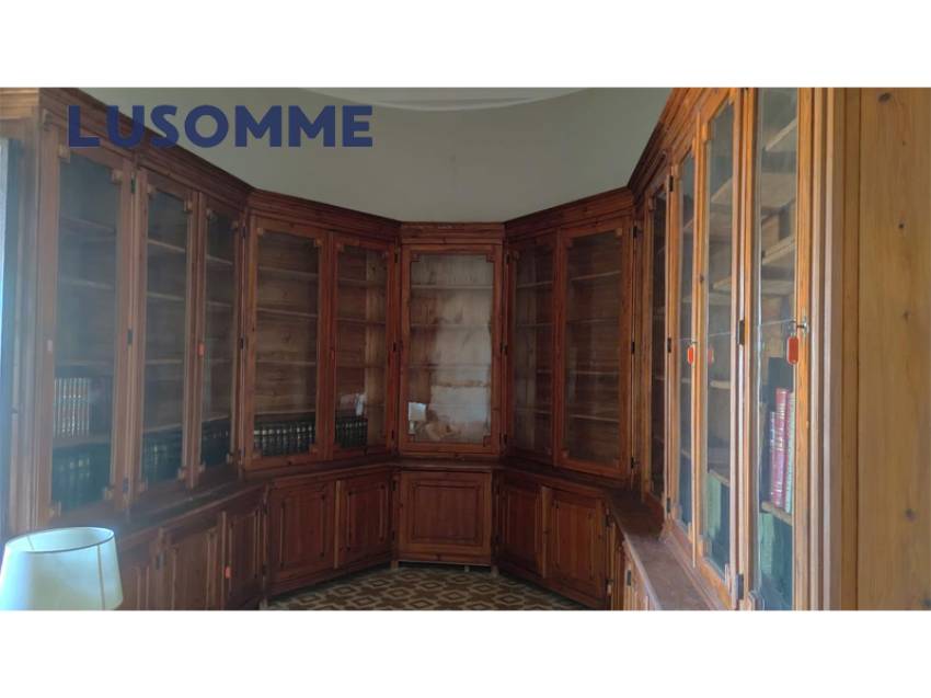 Descripción 451 - Sin comisión inmobiliaria.

Singular Palacete del Siglo XIX en La Villajoiosa, con 87.000 m² de parcela con plantación de cítricos y 
