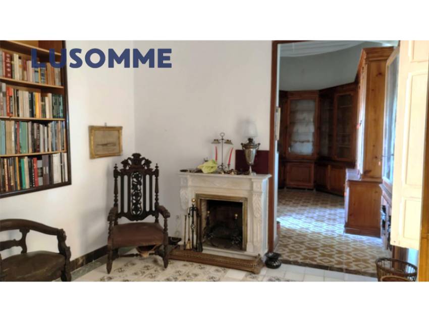 Descripción 451 - Sin comisión inmobiliaria.

Singular Palacete del Siglo XIX en La Villajoiosa, con 87.000 m² de parcela con plantación de cítricos y 