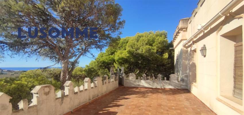 Descripción 451 - Sin comisión inmobiliaria.

Singular Palacete del Siglo XIX en La Villajoiosa, con 87.000 m² de parcela con plantación de cítricos y 