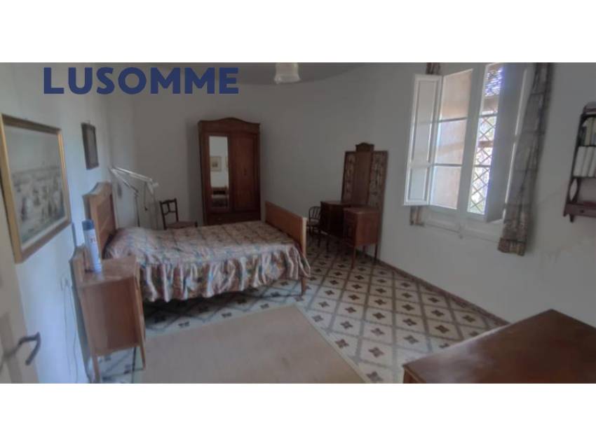 Descripción 451 - Sin comisión inmobiliaria.

Singular Palacete del Siglo XIX en La Villajoiosa, con 87.000 m² de parcela con plantación de cítricos y 