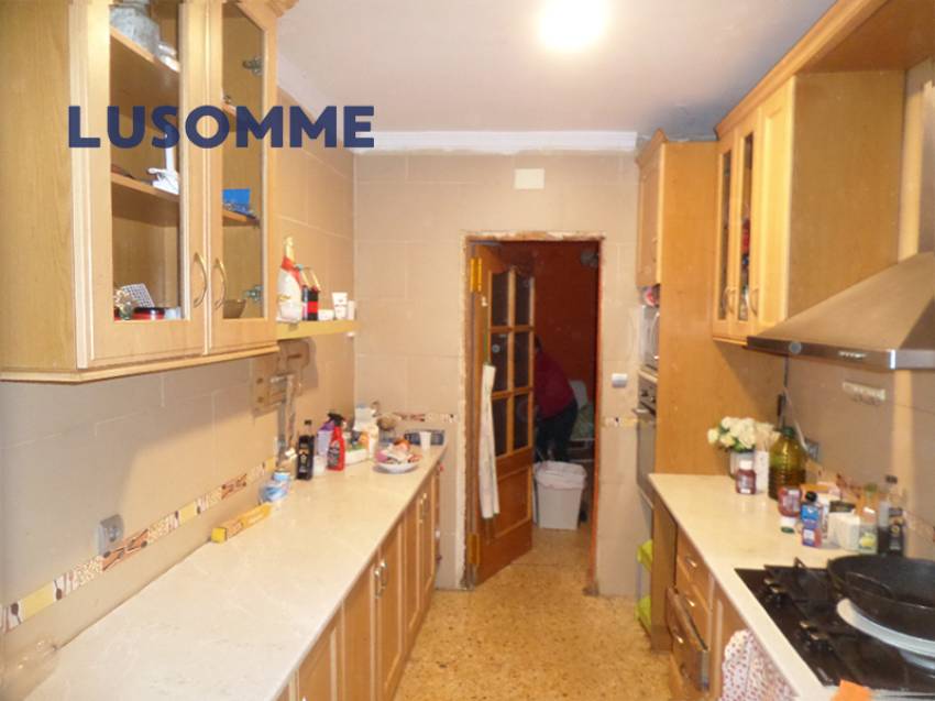 Descripción 502 - Sin comisión inmobiliaria.
Casa unifamiliar en venta en Partida Les Mallaes, Llíria.

Vivienda de una sola planta para reformar, const