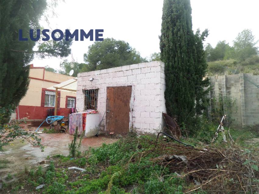Descripción 502 - Sin comisión inmobiliaria.
Casa unifamiliar en venta en Partida Les Mallaes, Llíria.

Vivienda de una sola planta para reformar, const