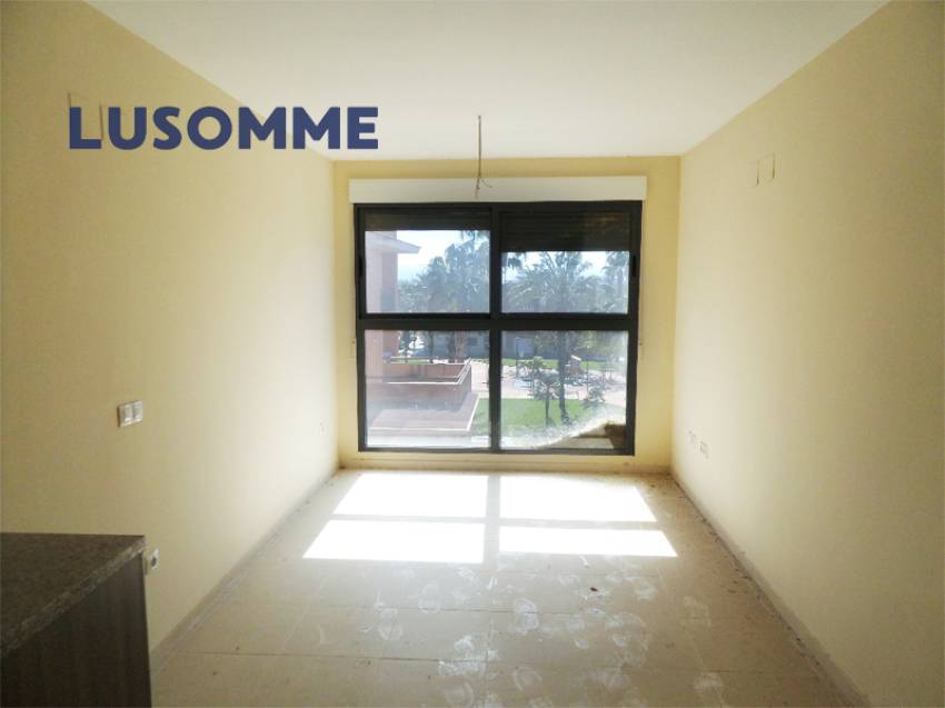 Descripción 503 - Vivienda a estrenar, construida en 2009.
Piso en venta carrer Xúquer, Carlet.

Vivienda en tercera planta con ascensor.

Piso de 113 