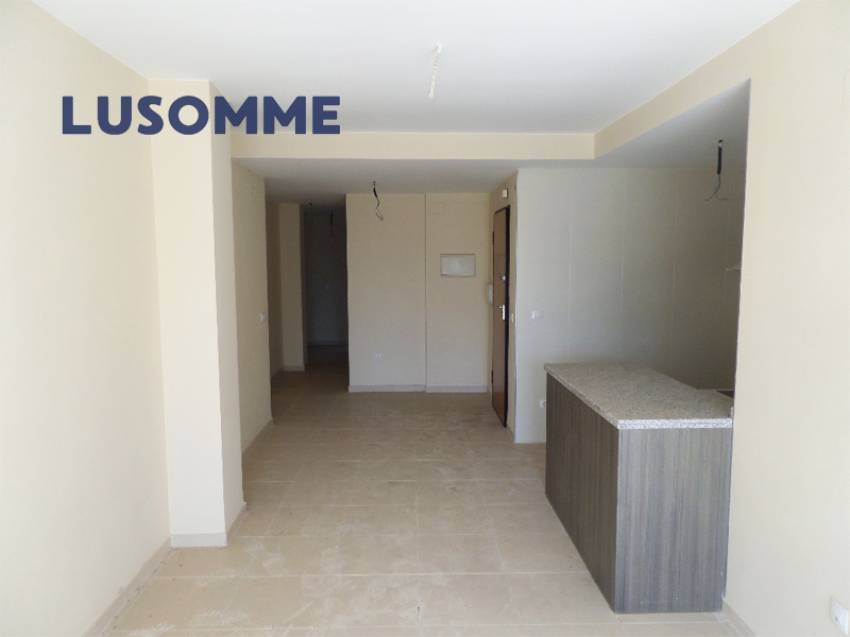 Descripción 503 - Vivienda a estrenar, construida en 2009.
Piso en venta carrer Xúquer, Carlet.

Vivienda en tercera planta con ascensor.

Piso de 113 