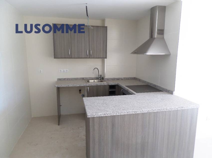 Descripción 503 - Vivienda a estrenar, construida en 2009.
Piso en venta carrer Xúquer, Carlet.

Vivienda en tercera planta con ascensor.

Piso de 113 