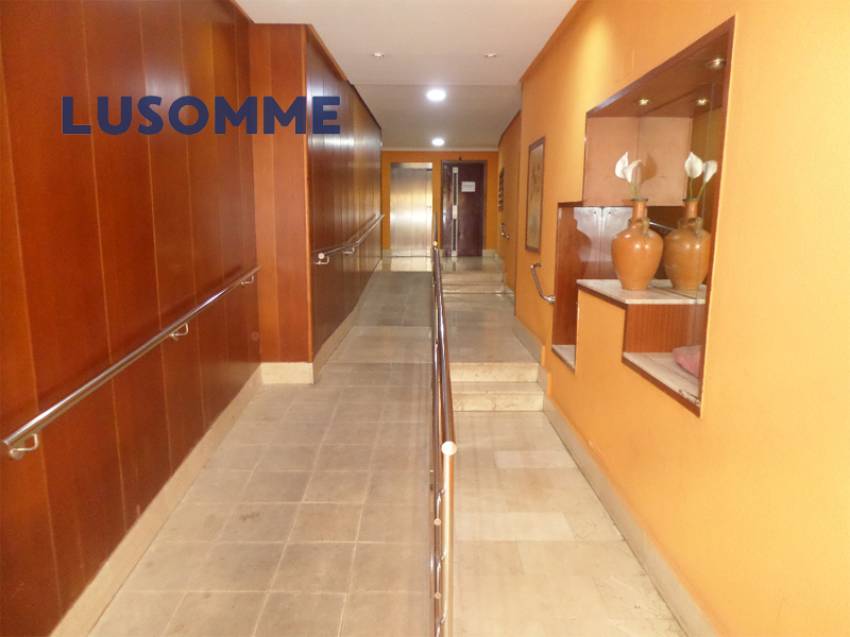 Descripción 505 - Piso en venta en Carrer Astúries, en Las Islas, la mejor zona de Puerto de Sagunto.

A 6 minutos a pie (500m) de la playa, con vistas al