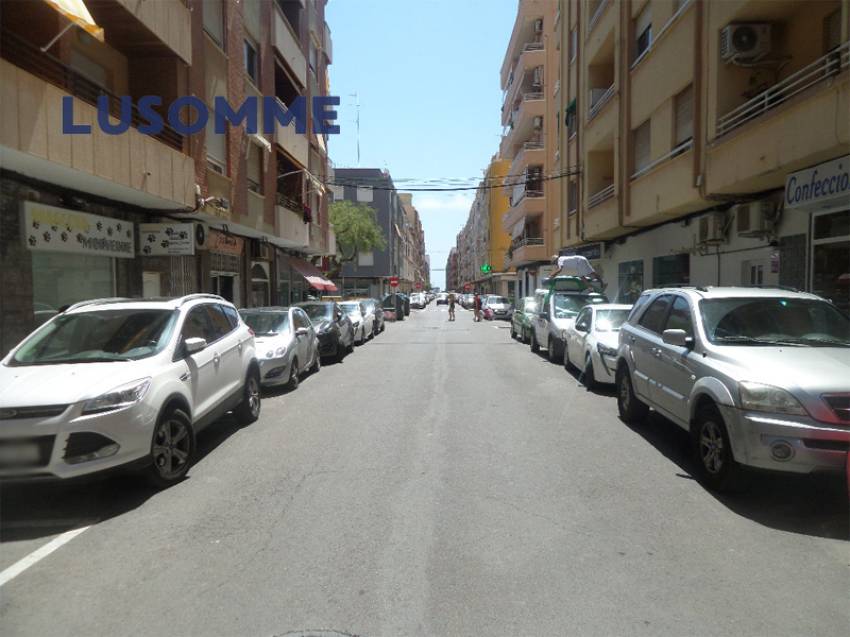 Descripción 505 - Piso en venta en Carrer Astúries, en Las Islas, la mejor zona de Puerto de Sagunto.

A 6 minutos a pie (500m) de la playa, con vistas al