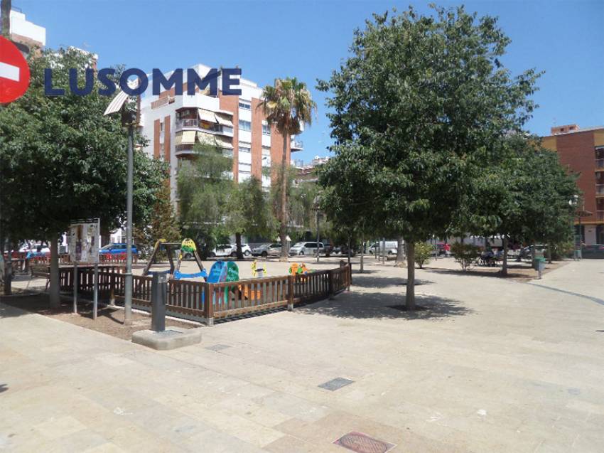 Descripción 505 - Piso en venta en Carrer Astúries, en Las Islas, la mejor zona de Puerto de Sagunto.

A 6 minutos a pie (500m) de la playa, con vistas al