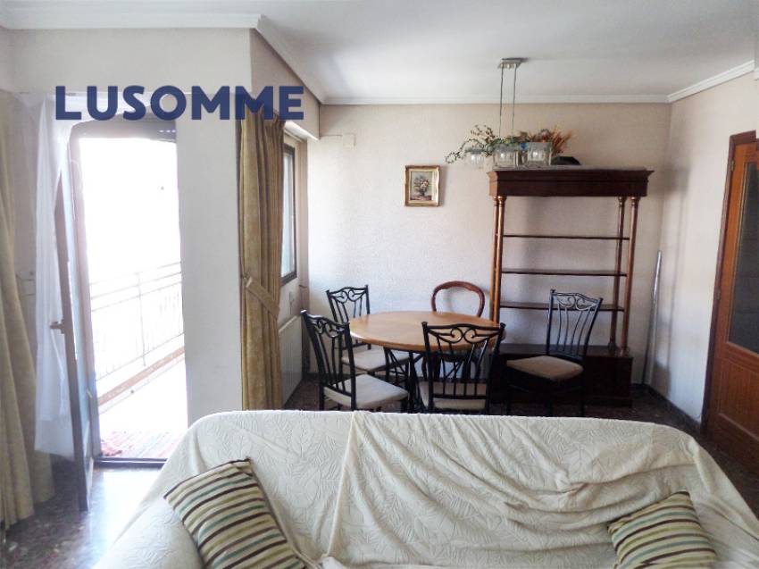 Descripción 507 - Piso en alquiler en Av. de Peris i Valero.

En estos momentos se están realizando actualizaciones en la vivienda, próximamente estará 