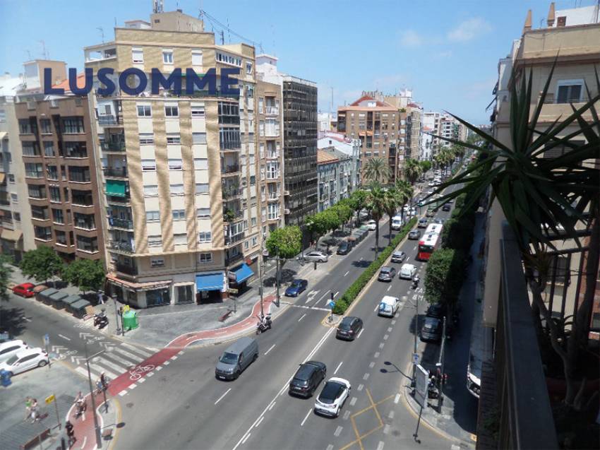Descripción 507 - Piso en alquiler en Av. de Peris i Valero.

En estos momentos se están realizando actualizaciones en la vivienda, próximamente estará 