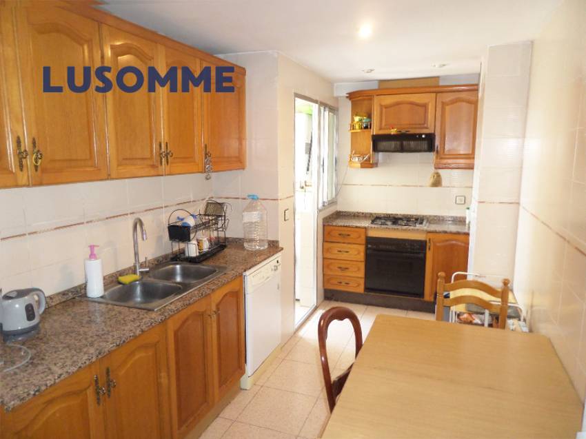 Descripción 507 - Piso en alquiler en Av. de Peris i Valero.

En estos momentos se están realizando actualizaciones en la vivienda, próximamente estará 