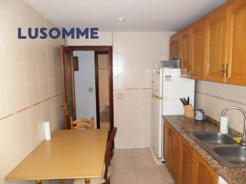 Descripción 507 - Piso en alquiler en Av. de Peris i Valero.

En estos momentos se están realizando actualizaciones en la vivienda, próximamente estará 