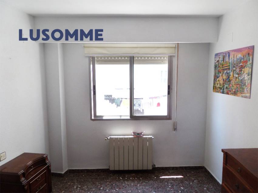 Descripción 507 - Piso en alquiler en Av. de Peris i Valero.

En estos momentos se están realizando actualizaciones en la vivienda, próximamente estará 