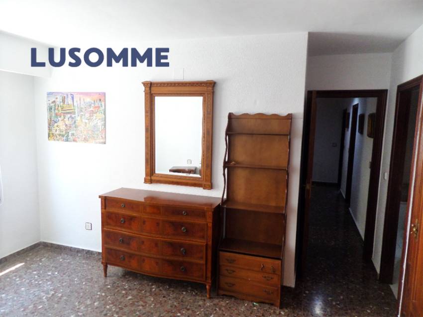 Descripción 507 - Piso en alquiler en Av. de Peris i Valero.

En estos momentos se están realizando actualizaciones en la vivienda, próximamente estará 