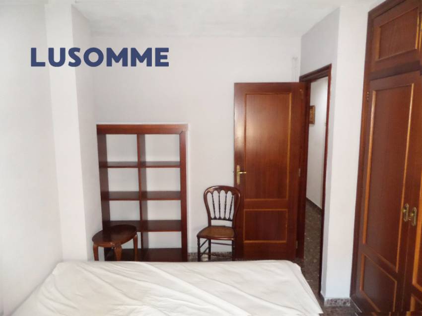 Descripción 507 - Piso en alquiler en Av. de Peris i Valero.

En estos momentos se están realizando actualizaciones en la vivienda, próximamente estará 