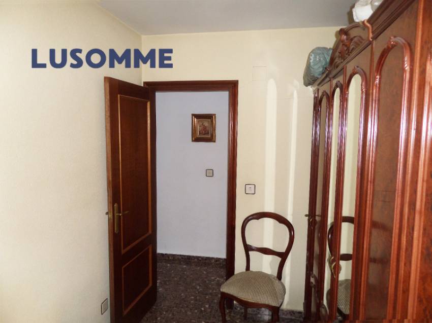 Descripción 507 - Piso en alquiler en Av. de Peris i Valero.

En estos momentos se están realizando actualizaciones en la vivienda, próximamente estará 