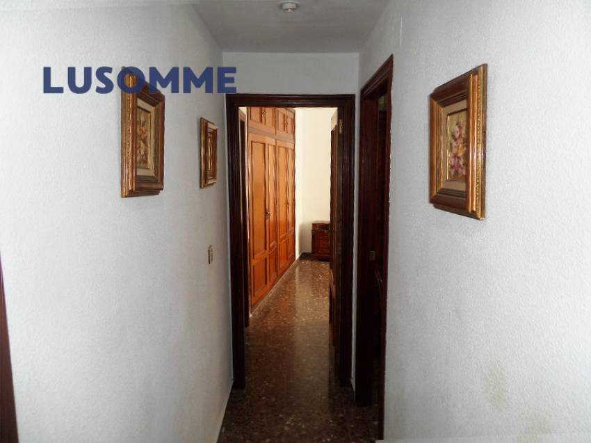 Descripción 507 - Piso en alquiler en Av. de Peris i Valero.

En estos momentos se están realizando actualizaciones en la vivienda, próximamente estará 