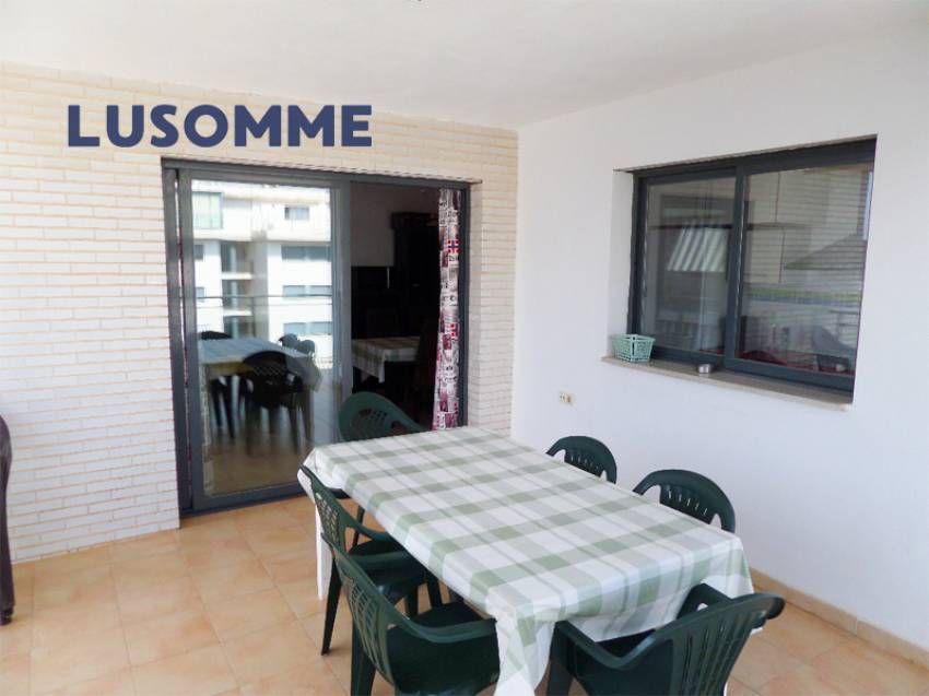Descripción 510 - Ático dúplex con dos terrazas en Av. Central, Oropesa del Mar. 
A solo 800 m de la playa.

Vivienda en novena planta con ascensor. 
C