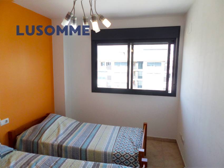 Descripción 510 - Ático dúplex con dos terrazas en Av. Central, Oropesa del Mar. 
A solo 800 m de la playa.

Vivienda en novena planta con ascensor. 
C