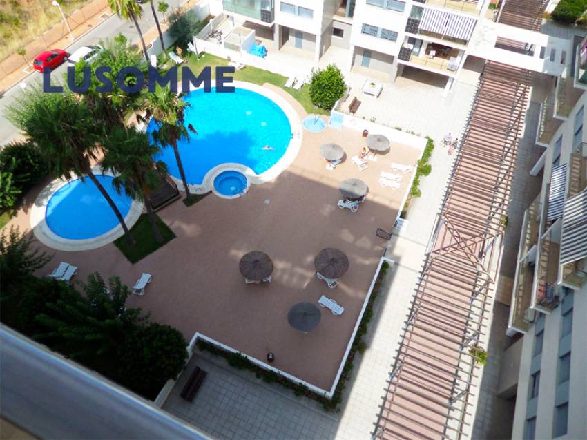 Descripción 510 - Ático dúplex con dos terrazas en Av. Central, Oropesa del Mar. 
A solo 800 m de la playa.

Vivienda en novena planta con ascensor. 
C