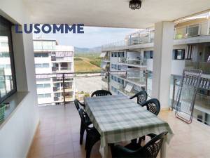 Foto 510 de Ático dúplex con dos terrazas en Av. Central, Oropesa del Mar. 
A solo 800 m de la playa.

Vivienda en novena planta con asce